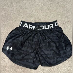 Under Armour Kids Black Patterned Shorts